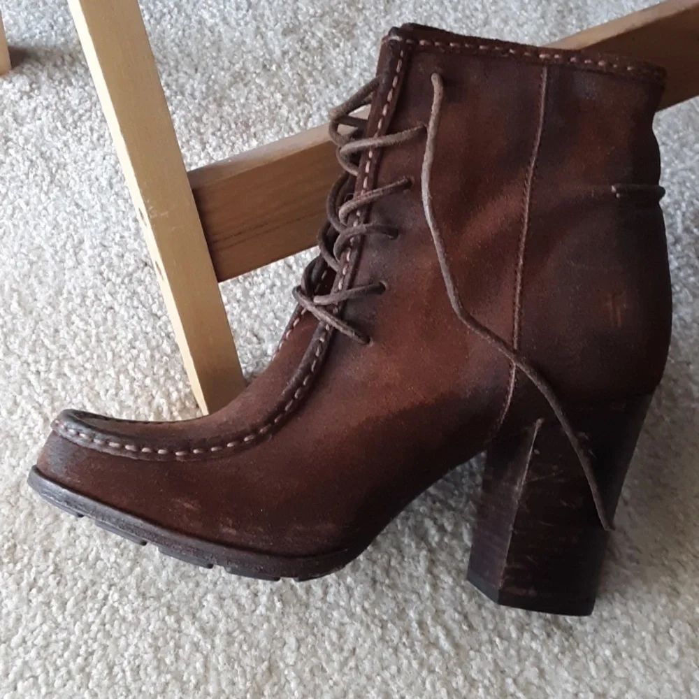 New FRYE BOOTS - Picture 10 of 13